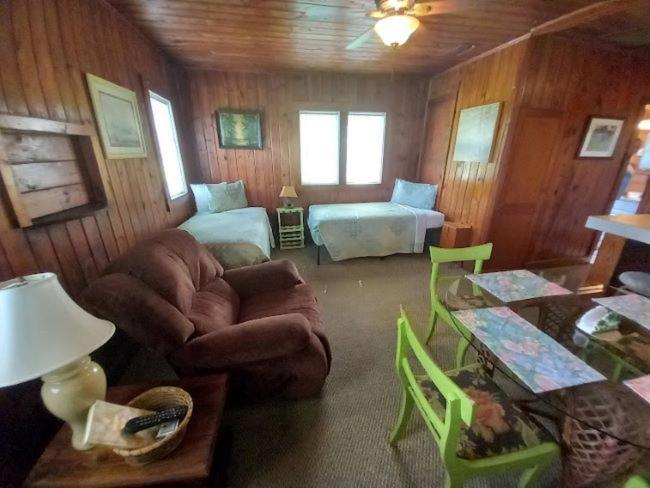 Stegbone'S Fish Camp And Resort Satsuma Экстерьер фото